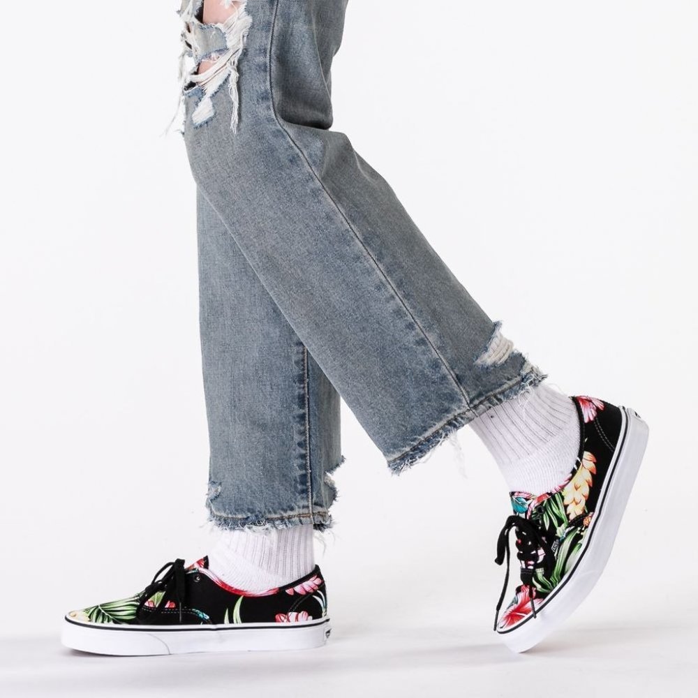 Vans Womens 10 Black Hawaiian Floral Lace Up Low T